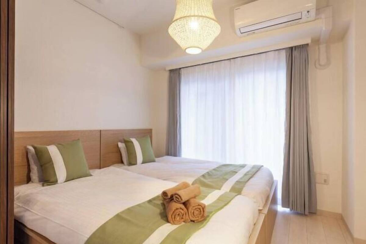 1 habitación, tabla de planchar con plancha y wifi gratis 