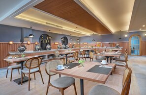 Restaurant - Aston Inn Jemursari Surabaya (Surabaya)