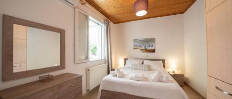 4 habitaciones, tabla de planchar con plancha y wifi gratis