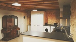 Fridge, microwave, oven, coffee/tea maker