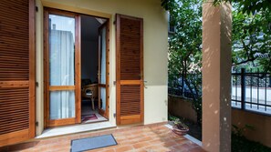 Exterior detail - Casa Aurora, 2 bedrooms apartment for rent, Pula, Sardinia, Italy (Pula)