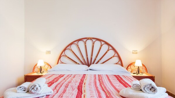 2 bedrooms, iron/ironing board