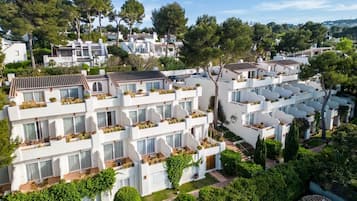 Classic Double Room (Sin Elevador) | Minibar, in-room safe, desk, soundproofing