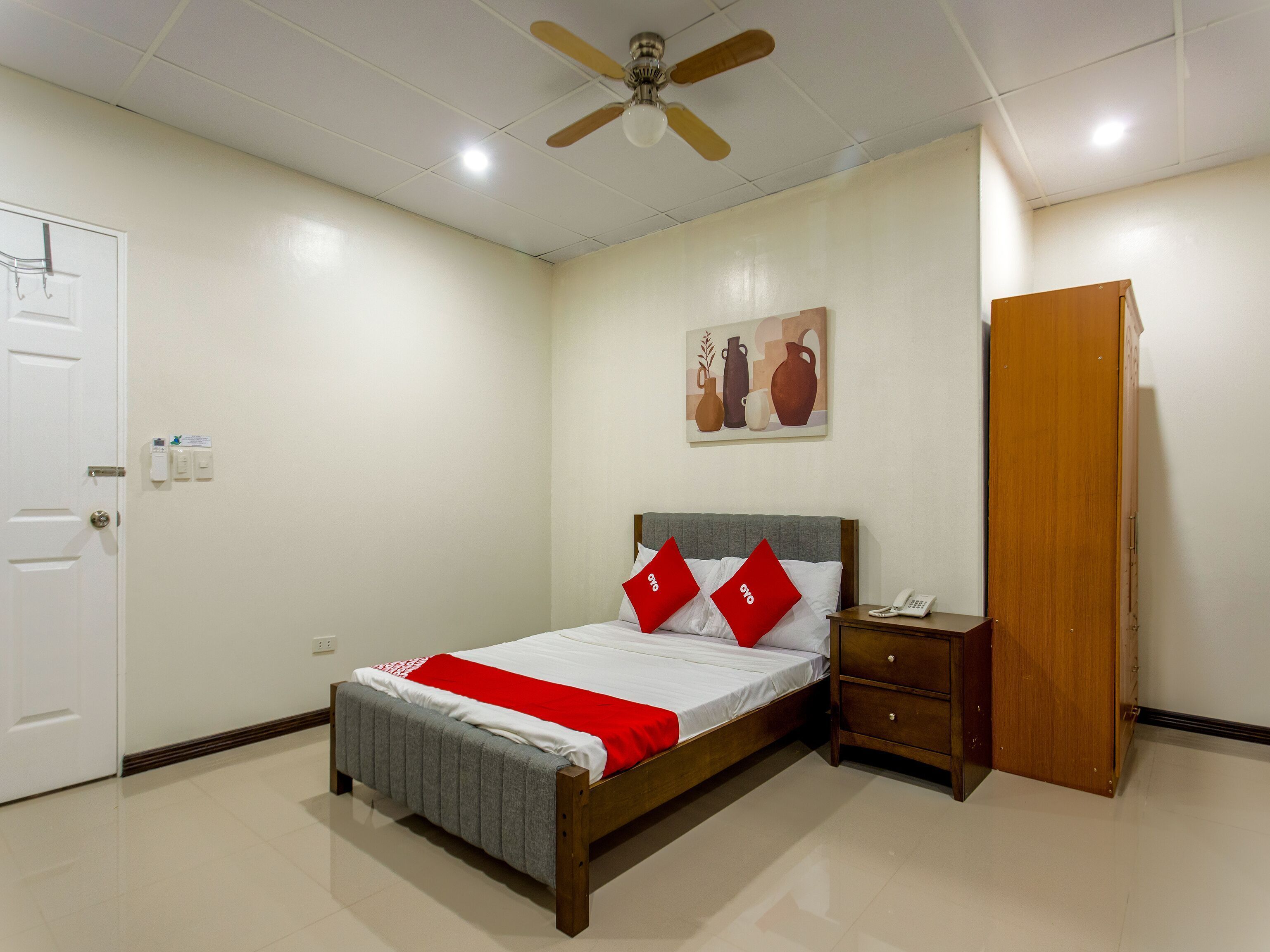 Free WiFi, bed sheets