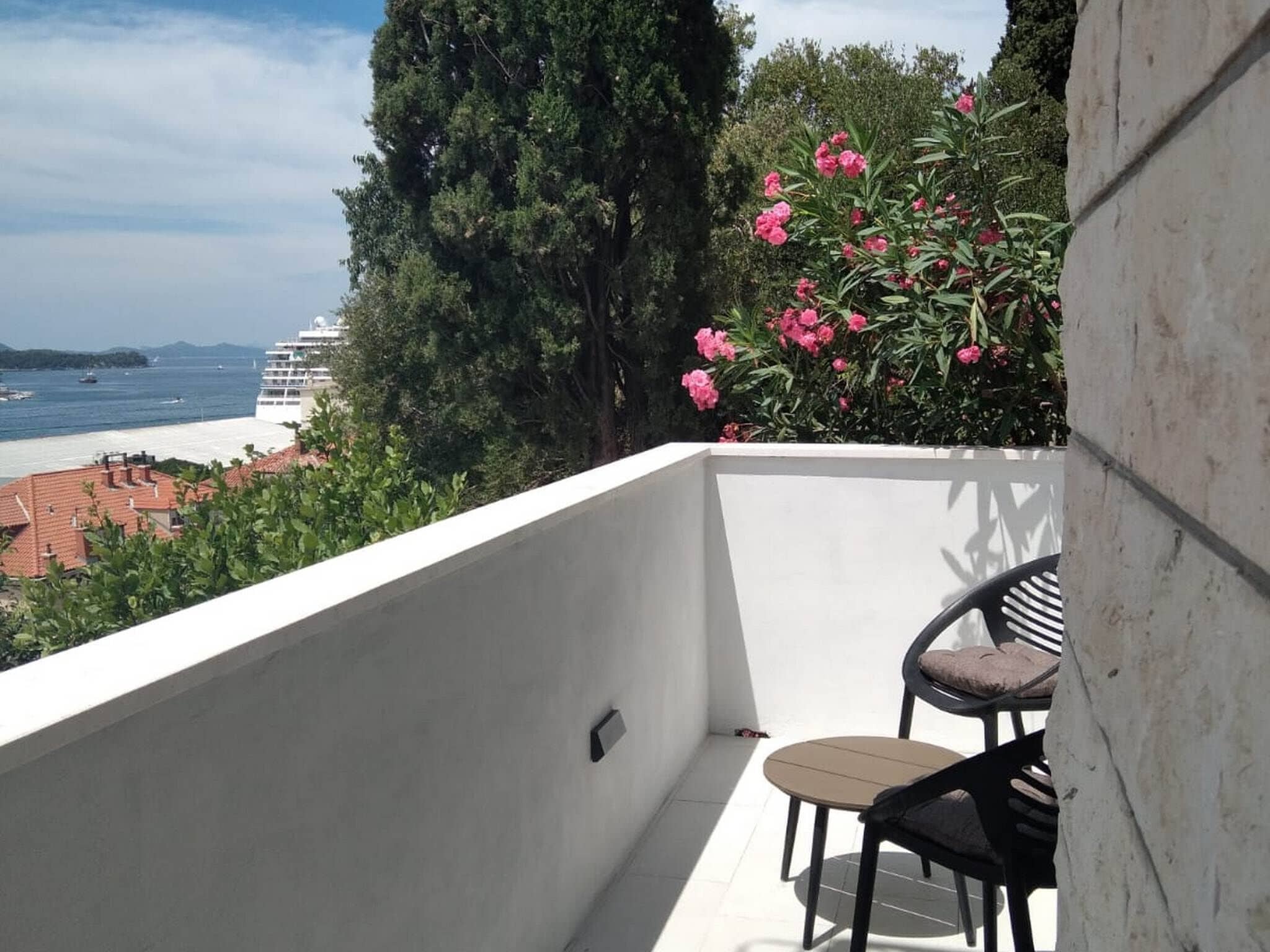 Studio (Comfort Studio with Balcony BR3) | Balcony