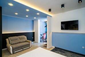 Studio (Deluxe Studio with Terrace BR4)