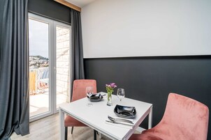 Estúdio (Superior Studio with Balcony BR1) | Cozinha americana privada