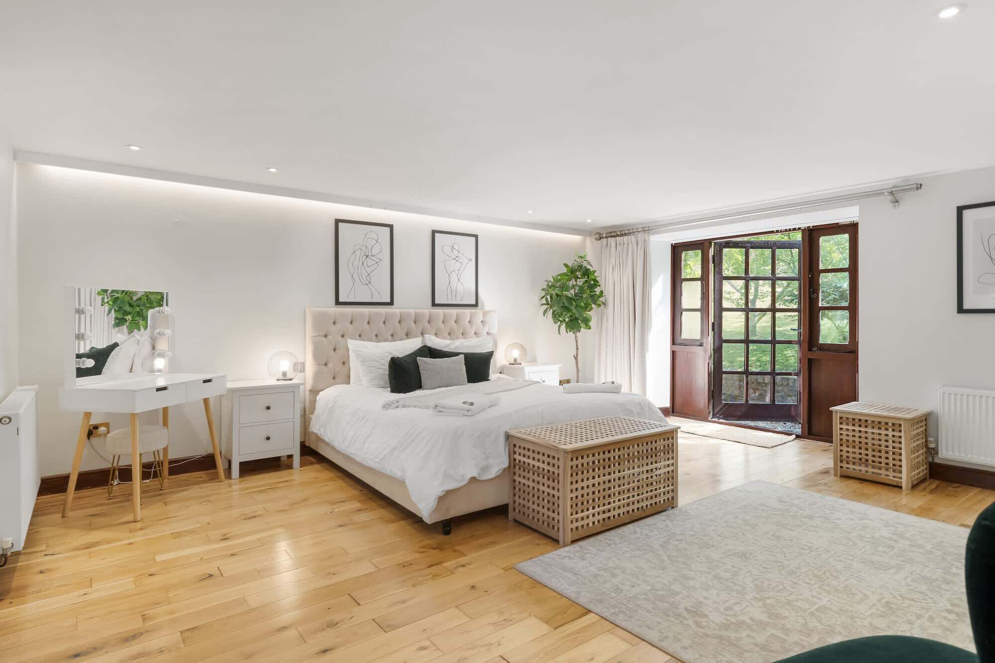 7 chambres, fer et planche à repasser, lit parapluie, Wi-Fi