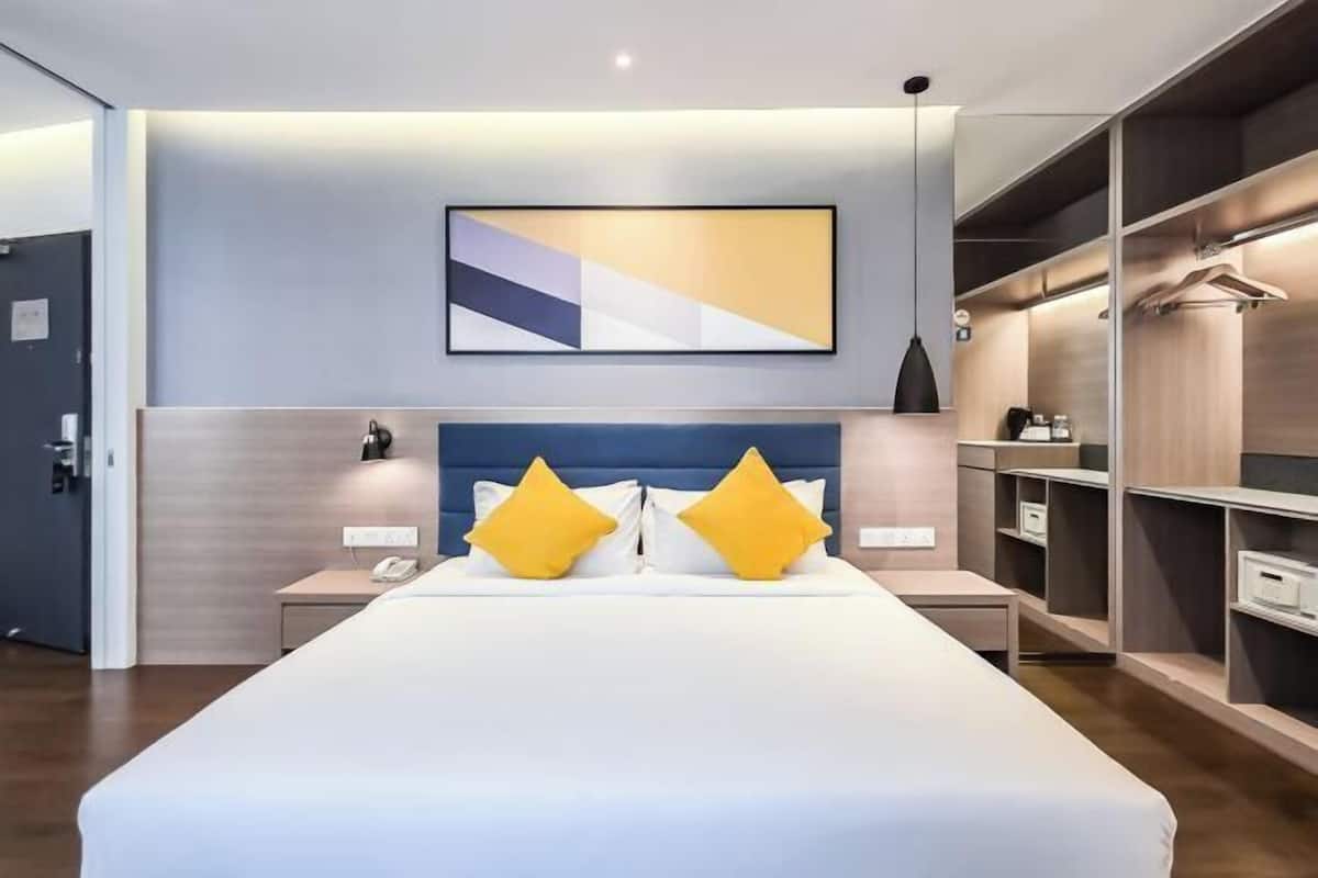 Betten mit Memory-Foam-Matratzen, Minibar, Zimmersafe