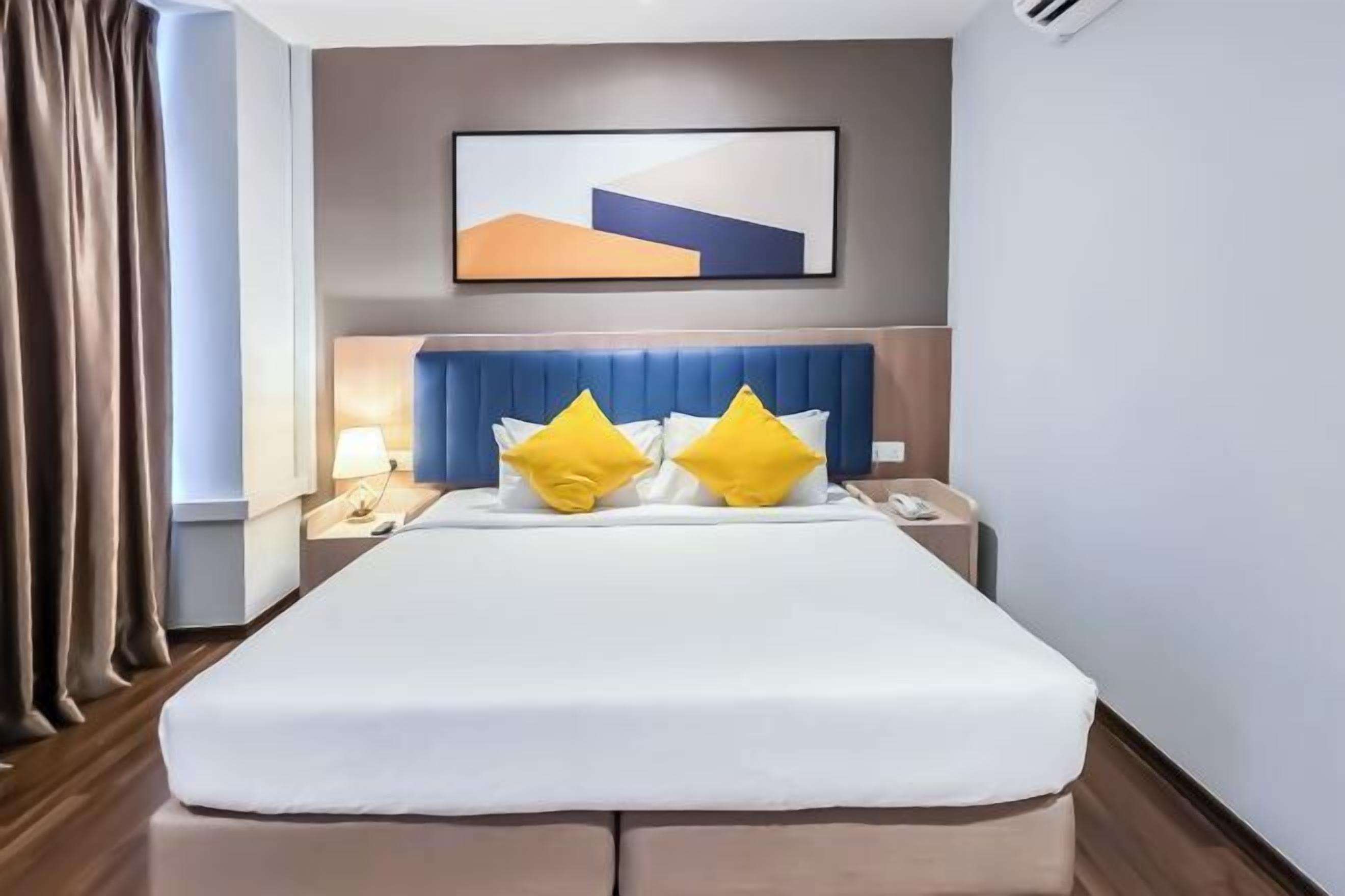 记忆海绵床垫、迷你吧、  客房内保险箱、笔记本电脑工作区