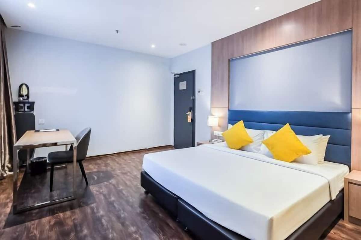 Betten mit Memory-Foam-Matratzen, Minibar, Zimmersafe