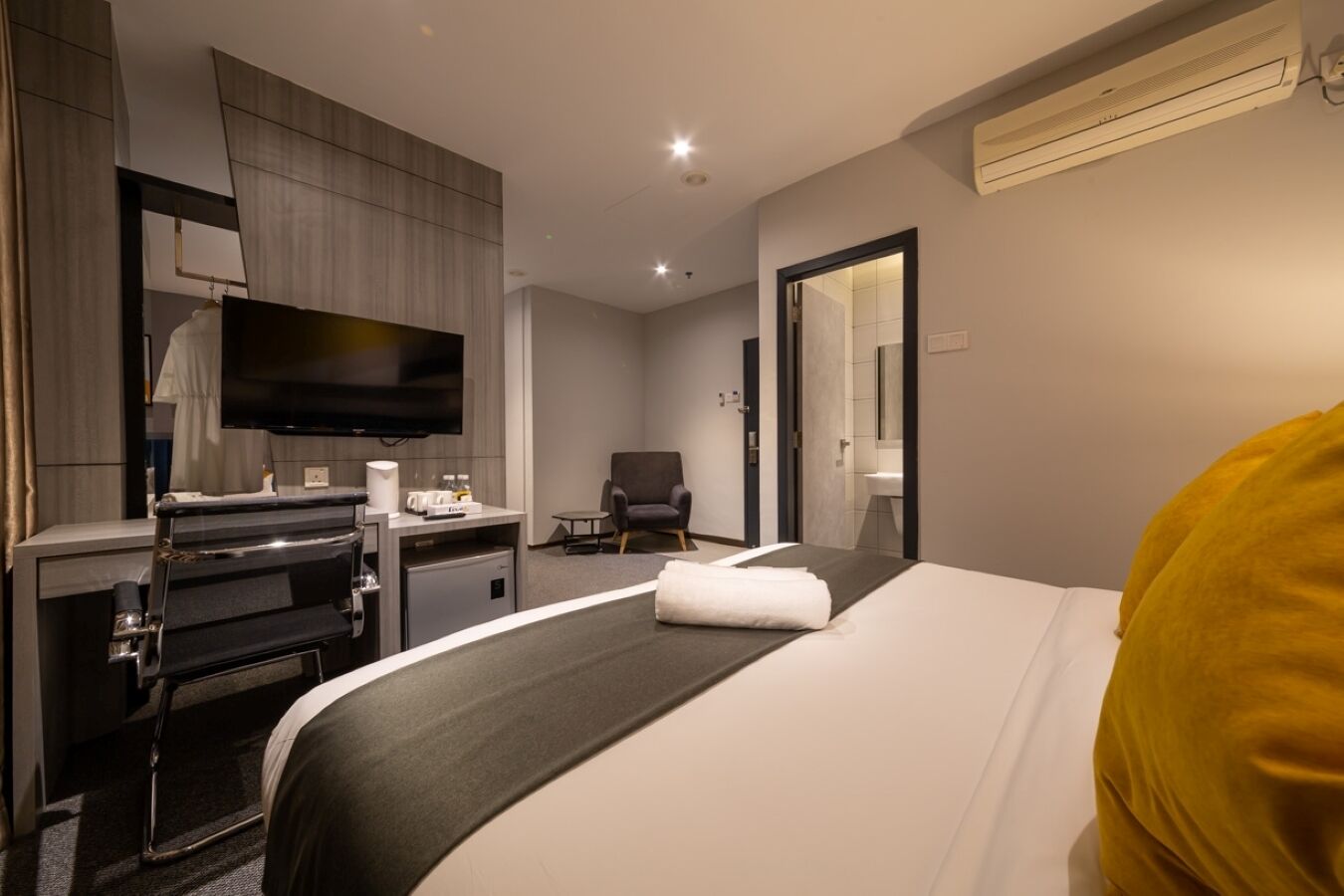 memory-foam beds, minibar, in-room safe, laptop workspace