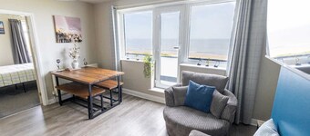 SEA VIEW APARTMENT WITH AMAZING VIEWS // 3 BED BEACHFRONT BALCONY APARTMENT NEAR