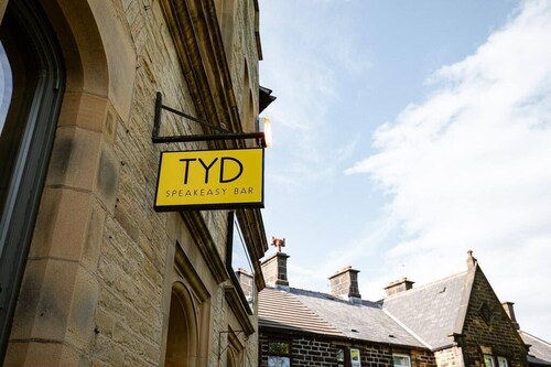 ST MARYS APARTMENT // 1 BEDROOM MODERN ACCOMMODATION IN THE MARKET TOWN PENISTON