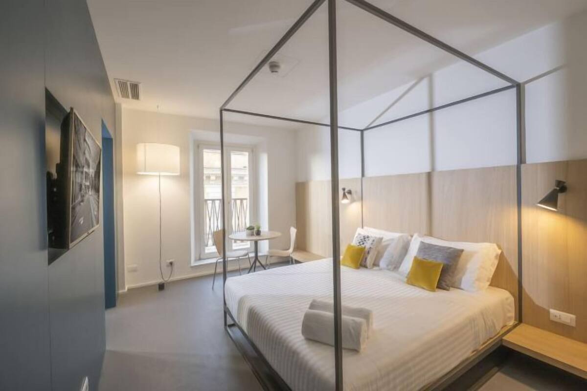 In-room safe, desk, blackout drapes, WiFi (free)