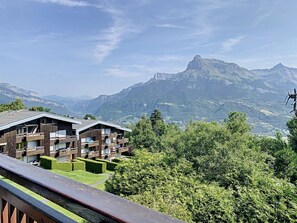 Property grounds - Charming 2-room apartment + studio in Combloux center (Combloux)