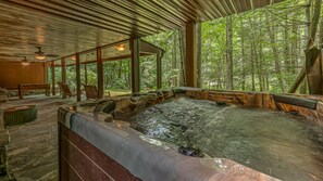 House, 4 Bedrooms | Spa