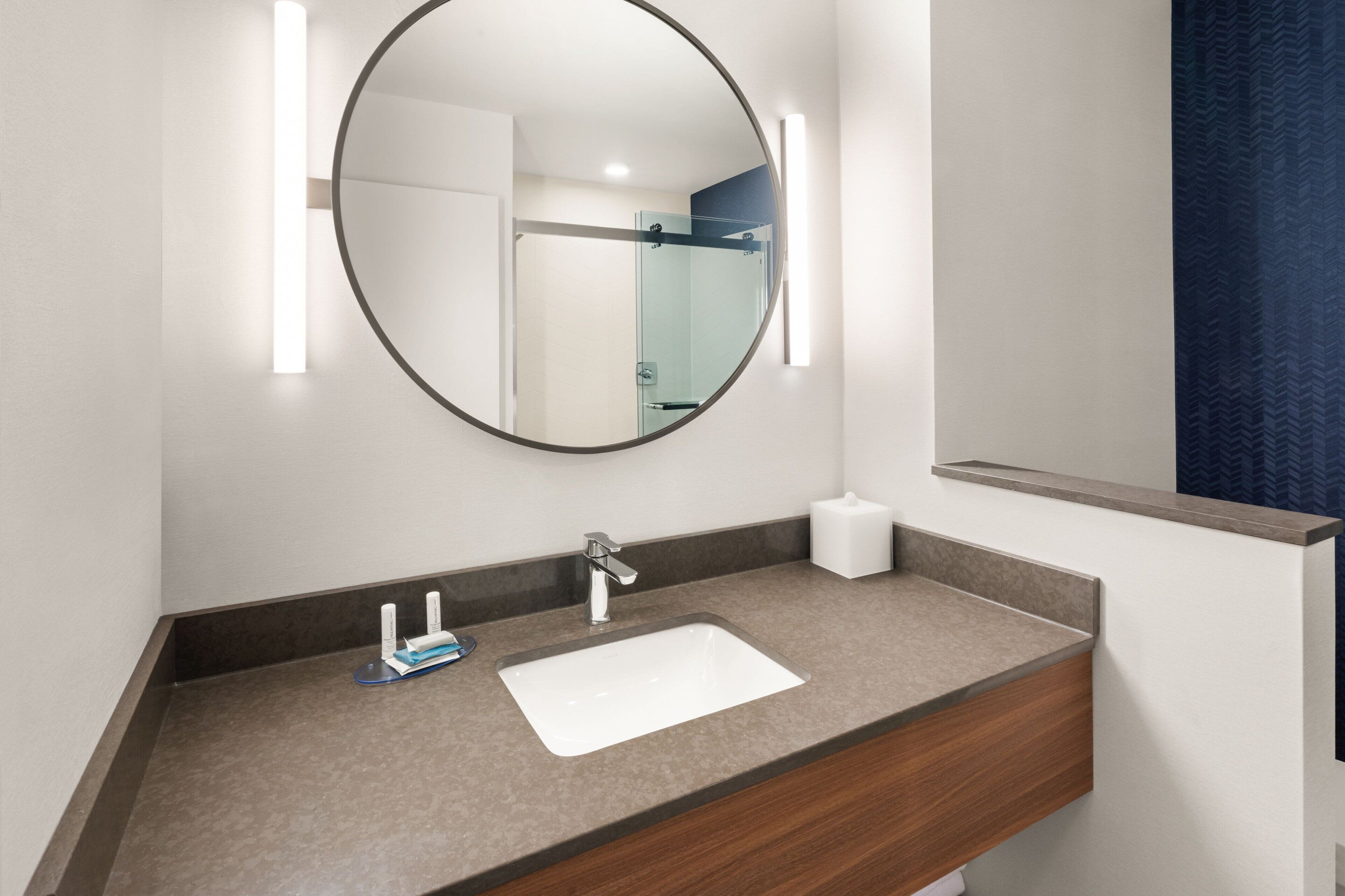 1 bedroom, desk, laptop workspace, blackout curtains