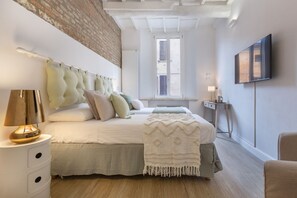 1 chambre, fer et planche à repasser, accès Internet