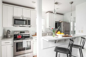 Fridge, microwave, oven, stovetop - Hip Haus by Minty Living (Atlanta)