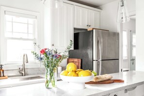 Fridge, microwave, oven, stovetop - Hip Haus by Minty Living (Atlanta)