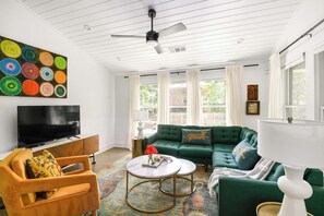 TV, offices - Treefort (Atlanta)