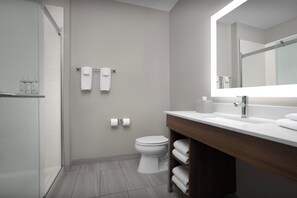 Đồ dùng nhà tắm miễn phí, khăn tắm 