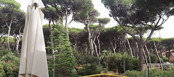 Apartment with veranda and garden just 300 meters from the sea