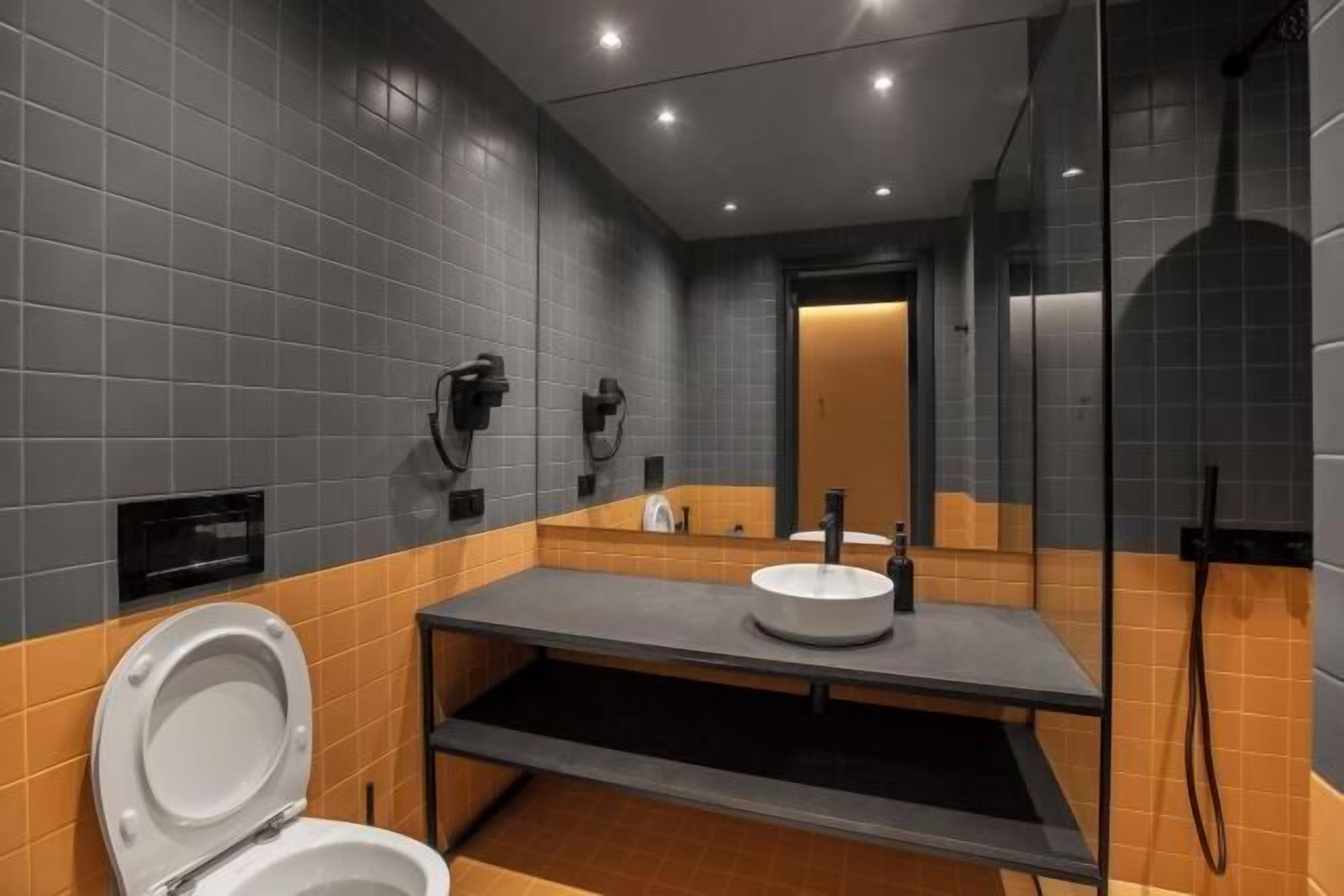 Rainfall showerhead, eco-friendly toiletries, hair dryer, bathrobes