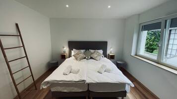 2 bedrooms, WiFi, bed sheets