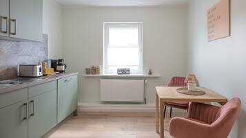 Refrigerador, horno, placa de cocina, lavavajillas