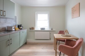 Kühlschrank, Ofen, Herdplatte, Geschirrspüler