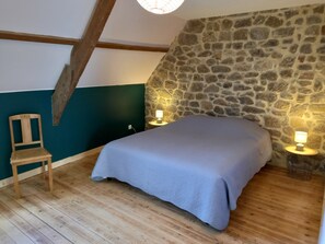 3 bedrooms, iron/ironing board, travel crib, free WiFi