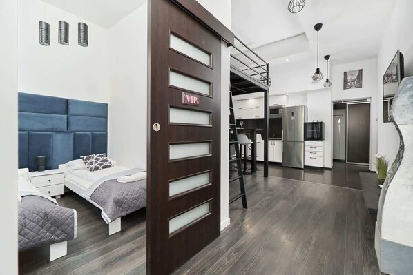 1 bedroom, iron/ironing board, travel cot, WiFi - Ruska 47/48 Wrocław | Functional Apartment Near the Old Town (Wroclaw)