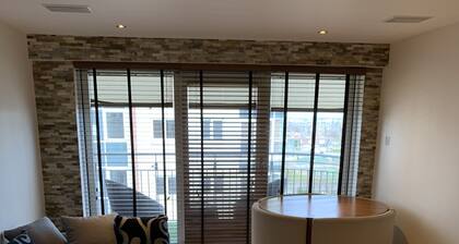 Luxury West End Apartment with Balcony & secure parking