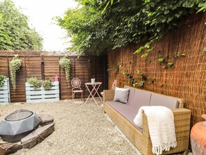 Balcony - Ditsys Den (Tonbridge)