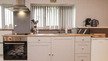 平房 | 私人廚房 | 雪櫃、電熱水壺、多士爐、廚房用具/餐具/器皿