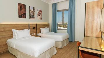 Executive Suite, 2 Bedrooms, City View | Premium bedding, free WiFi, bed sheets