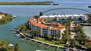 Exterior - GORGEOUS UPSCALE LONGBOAT KEY CONDO OFFERS BAYFRONT VIEWS!! (Longboat Key)