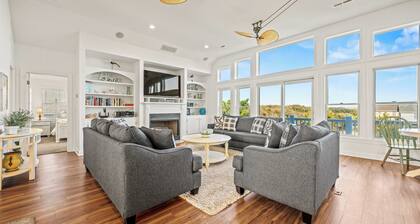 5 O'Clock Somewhere: Close to Beach, Dog-Friendly, Hot Tub & Pool