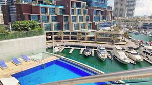 Outdoor pool - LUX The Cayan Superior Suite (Dubai)