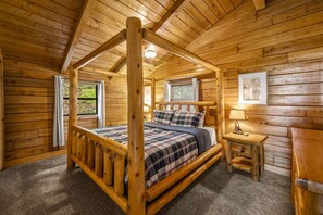 3 chambres, bureau, fer et planche à repasser, lit de bébé portatif