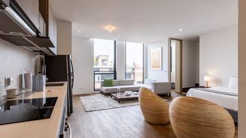 1 habitación, tabla de planchar con plancha, wifi y ropa de cama