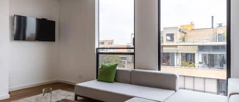 Televisión, oficina