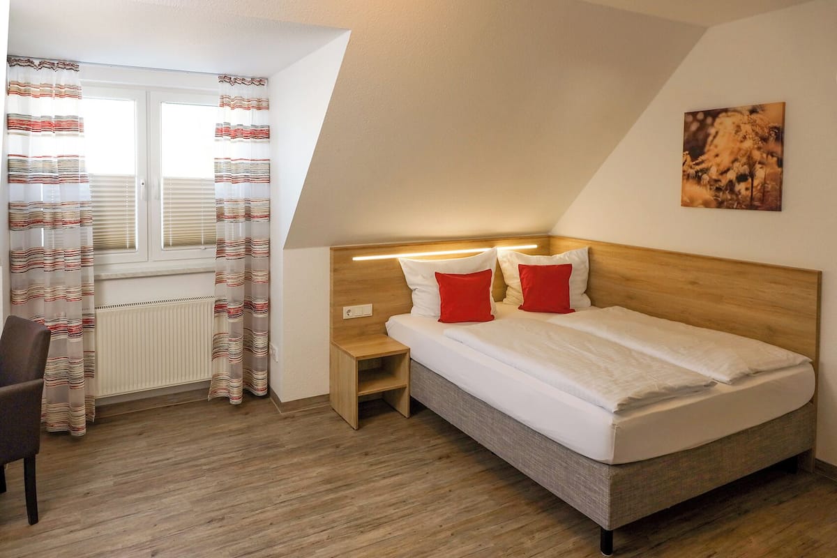 Double Room | Desk, free WiFi