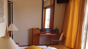 Basic Twin Room - Hostal Colibri (Calella)