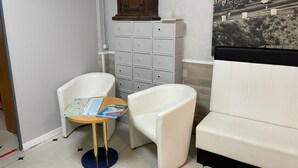 Reception - Hostal Colibri (Calella)
