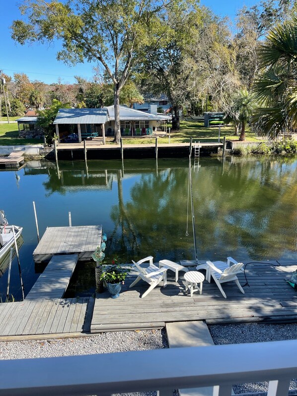 Unclassified image, 1 of 19, button