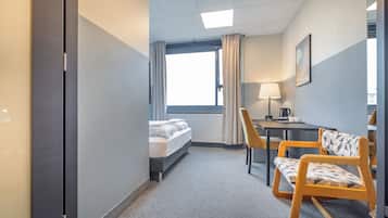 Premium Double Room, Private Bathroom | Desk, soundproofing, iron/ironing board, free WiFi
