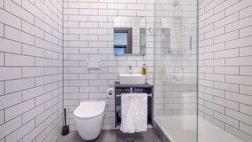 Standard Double Room, Private Bathroom | Bathroom | Shower, towels